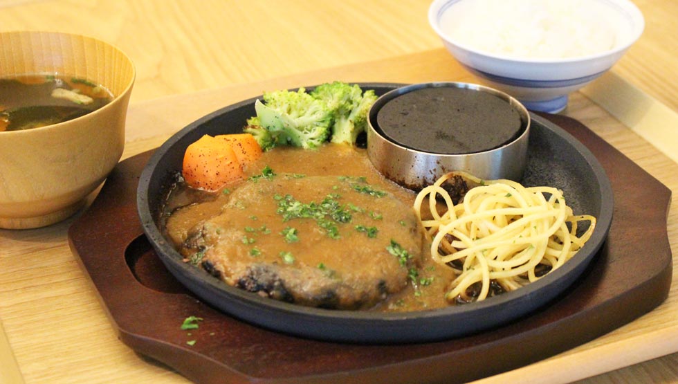 『鉄板五十六ISOROKU（てっぱんいそろく）』の「熟成ハンバーグ」