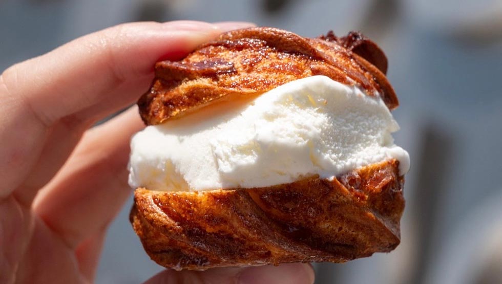 『Cream or Cruller（クリーム オア クルーラー）』の「シュークルーラーサンド」