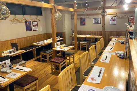 「仲買人直営 ヤマヤ鮮魚店」店内イメージ