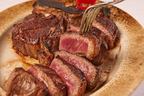『Wolfgang's Steakhouse 高輪店』の肉料理