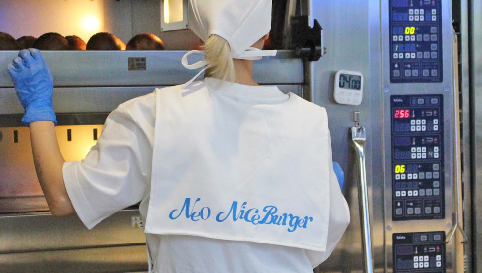 『Neo Nice Burger（ネオナイスバーガー）』の店内